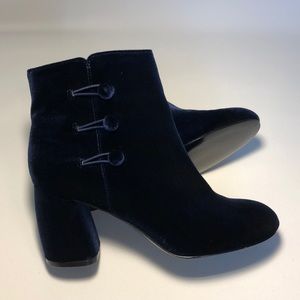 Nine West Velvet Booties size 7.5